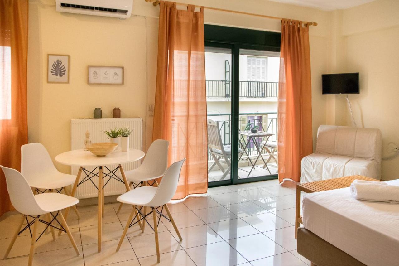 Sunny City Studio Apartamento Calamata Exterior foto