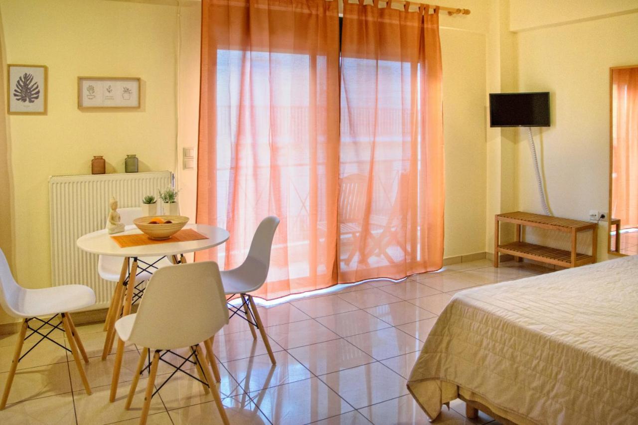 Sunny City Studio Apartamento Calamata Exterior foto